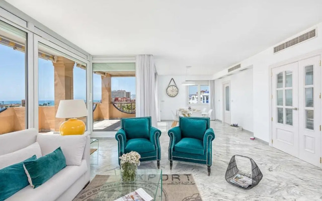 Well-located & Nice Views 2BDR Apt in Los Álamos