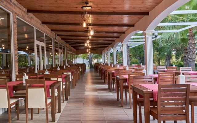 Maya World Golf Side