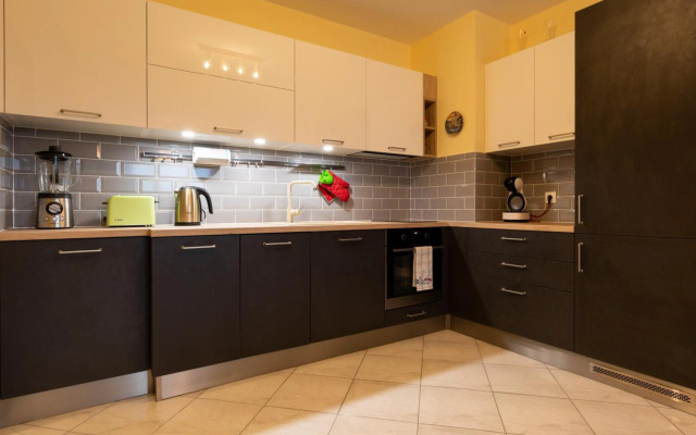 Apartment City View 2