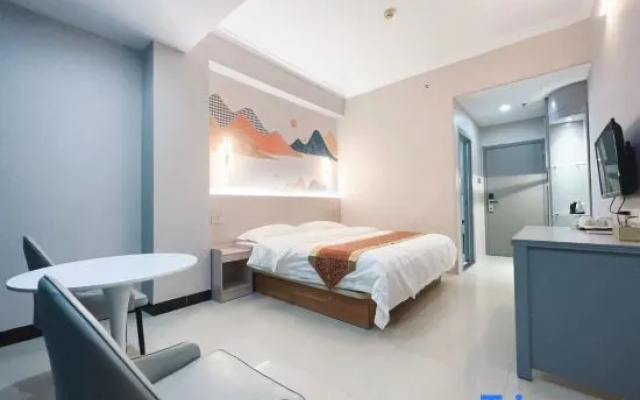Jinghu Hotel