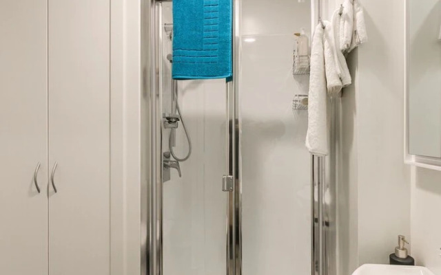 A Comfy Spot Adjacent to Sky Tower 12C