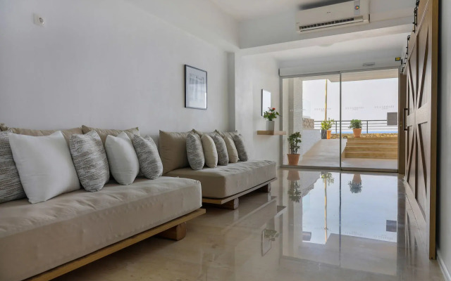 Sea Breeze Hotel