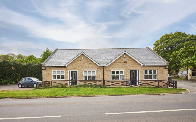 Host Stay Britton Hall Bungalow