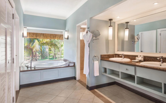 OUTRIGGER Mauritius Beach Resort