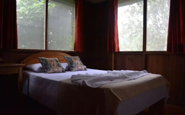 Gallito De Las Rocas Lodge