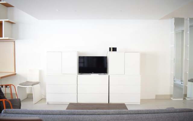 Spacious 1 Bedroom Apartment Near Clapham Junction