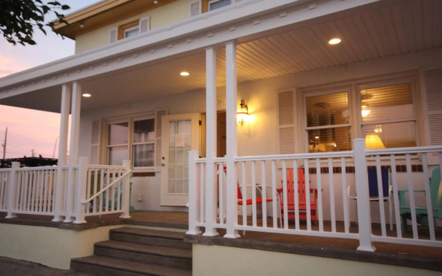 Clarem Happy Days Inn