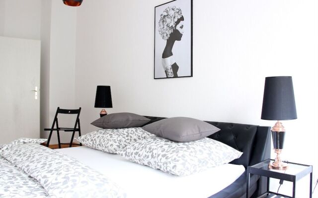 Leon Apartment