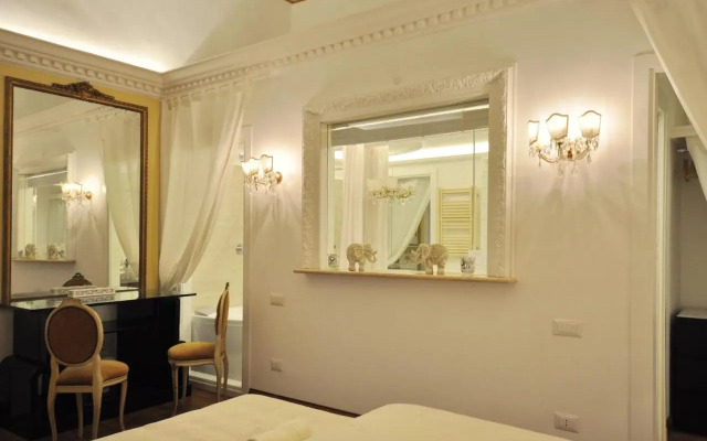 Luxury Navona Apartments by Flatinrome