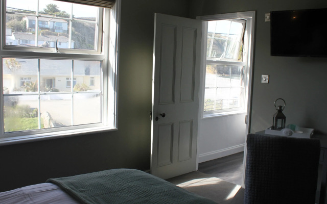 The Five Pilchards Inn