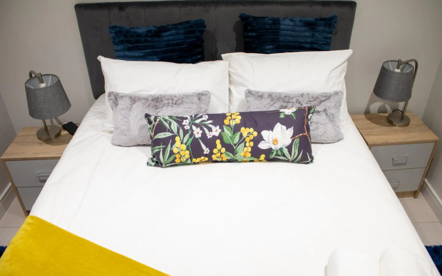 Modern 1 Bedroom Executive Apartment in Waterfall