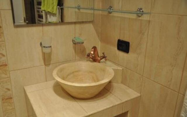 Ap. 30 Linda Residence