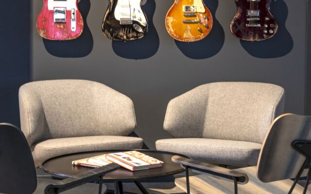 MOXY London Heathrow Airport