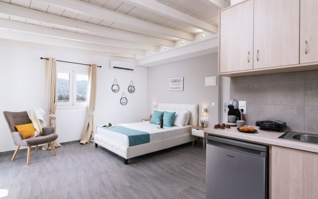 Ermis Luxury Suites & Apartments