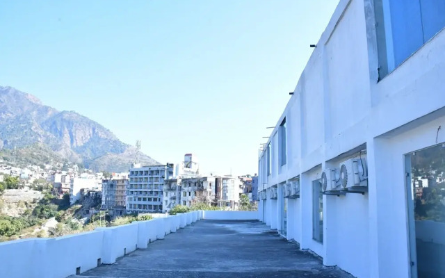 Hotel Tridev