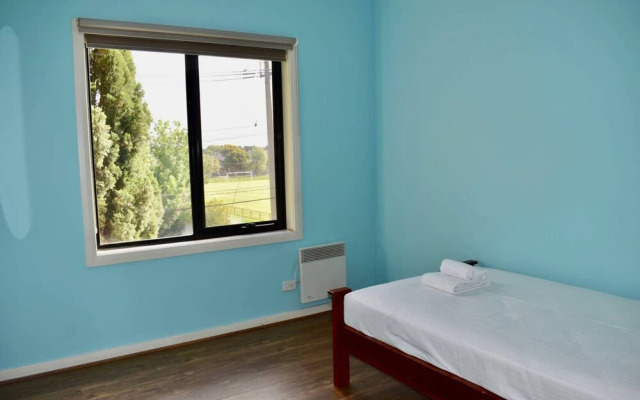 3 Bedroom Getaway in Trendy Thornbury