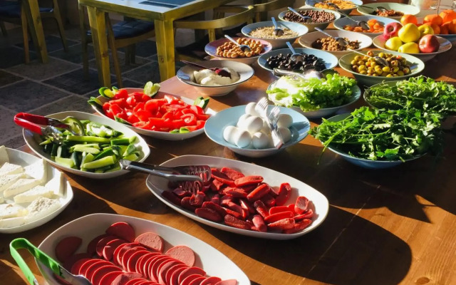 Caravanserai Inn Hotel