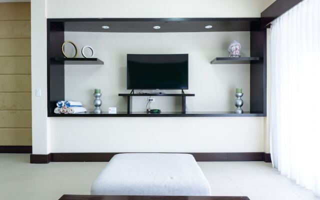 Aldea Thai 305 2 Bedroom Condo by RedAwning