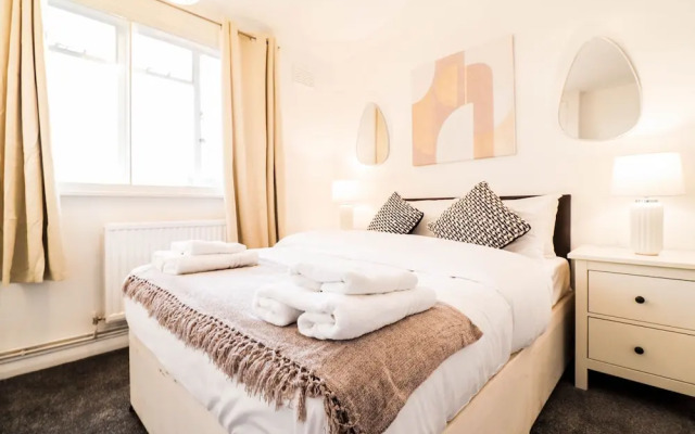 Lovely 3 Bedroom Maisonette