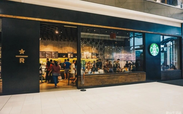 A2603 THE PLATINO NETFLIX PARADIGM MALL By STAY