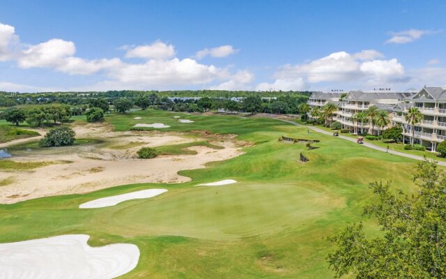 Rvh_326r Centre Court 3 Bedroom Condo