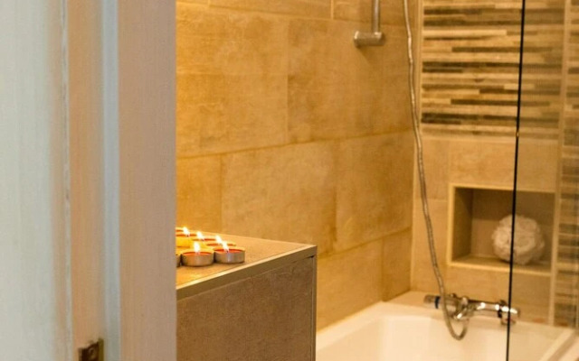 Dealhouse Apartments 1