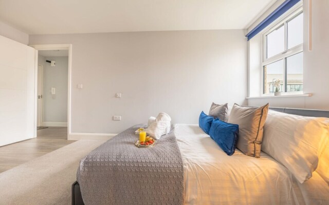 Super Luxe Central Maidenhead Apartment