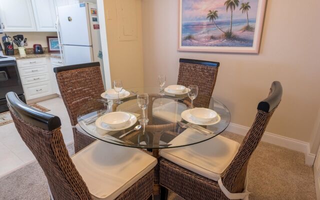 Anna Maria Island Club 20