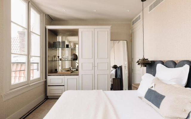 Hotel 717