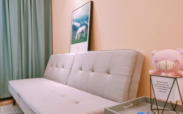 Xinglu Huasu City Meisu (Longzihu Subway Station)