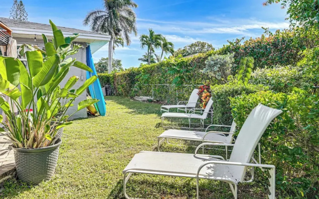 Near 5th Ave & Beach! Family-friendly Naples Home