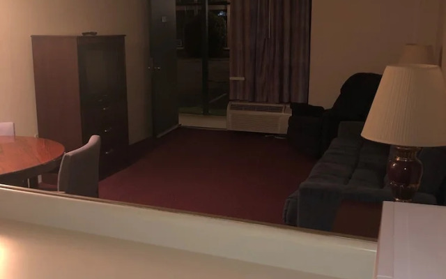 Limetree Inn & Suites