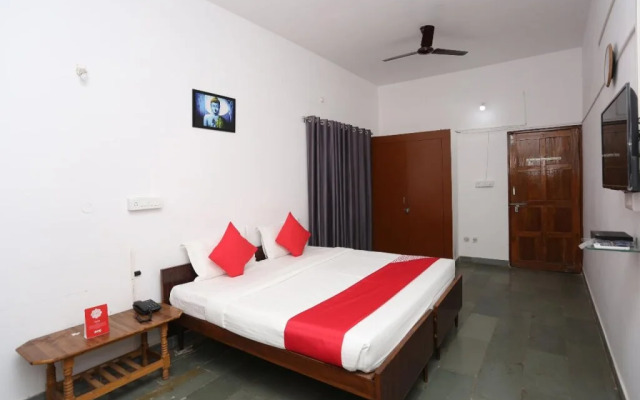 Singing Birds Home Stay By OYO Rooms