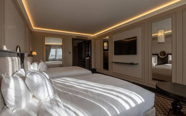 GoldenEye Hotel & Casino