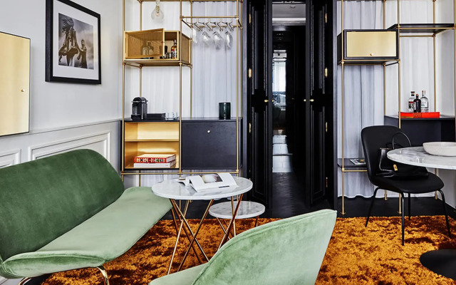 Roomers Munich, Autograph Collection