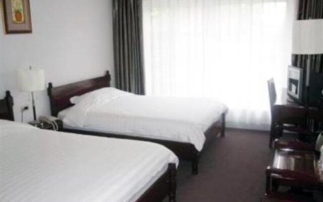 Lavy Hotel