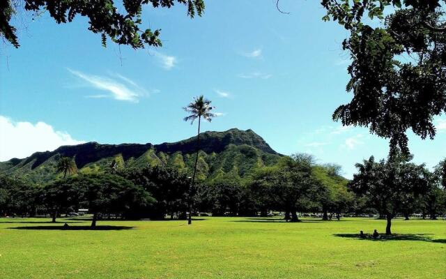 Diamond Head Beach Hotel 805