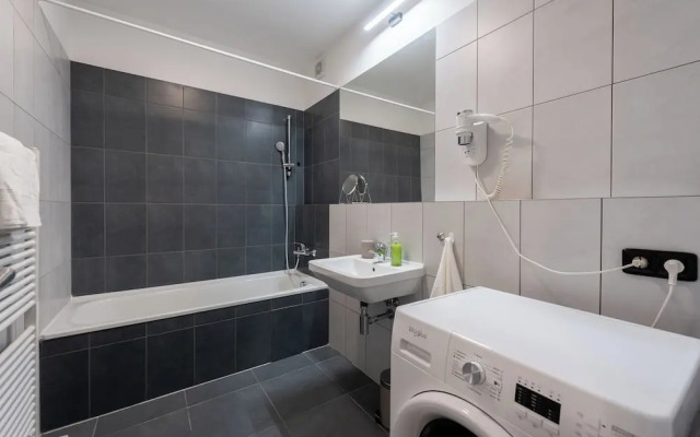 Stylish 3-bedroom apartment with balcony