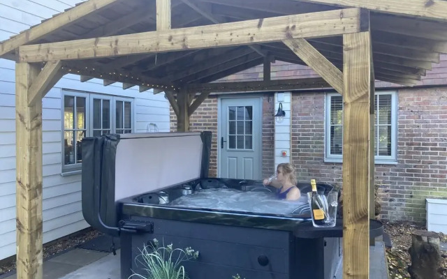 5br-10guests-fireplace-hottub-pets ok - Parking