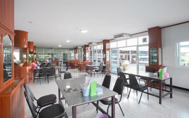 OYO 75394 Sakthong Grand Hotel