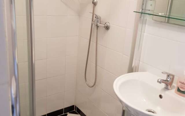 Apartment Misel With Bedrooms With Terrace and sea View