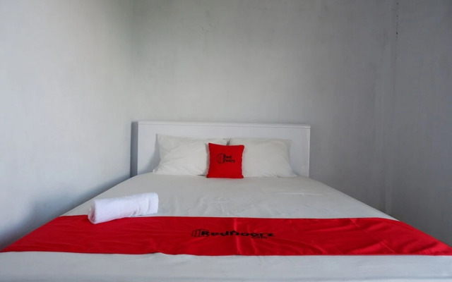 RedDoorz near Lokawisata Baturaden 2