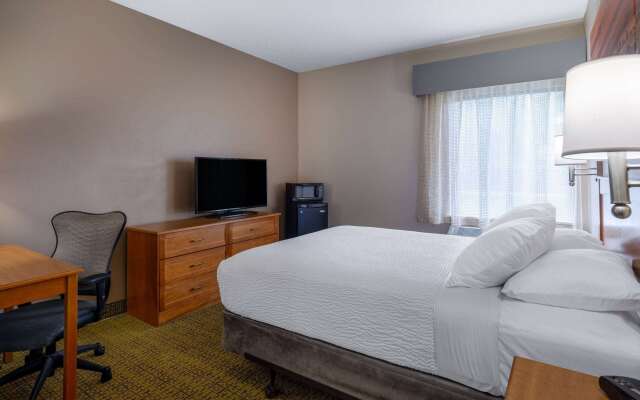 Days Inn & Suites by Wyndham Madison