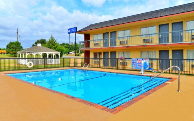Castle Inn & Suites By OYO Chickasha