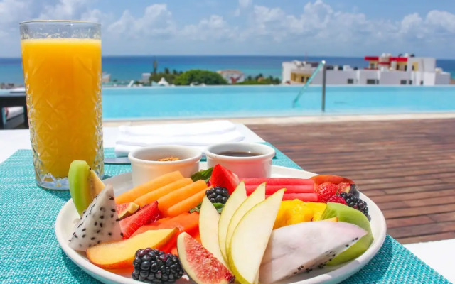 The Fives Travelers at the Fives Downtown by Ypj