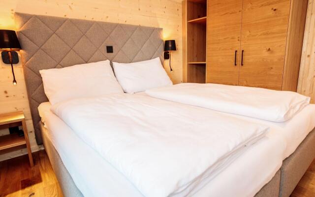 Luxury Chalet in Ennsling near Schladming with Private Spa