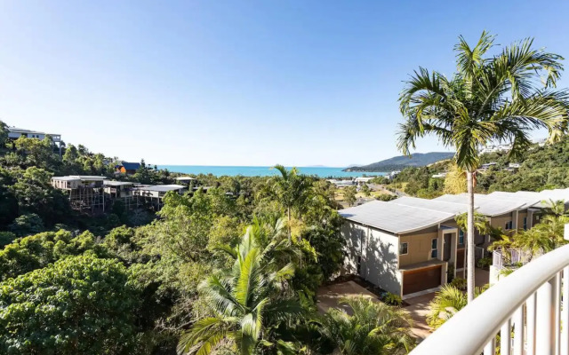 Whitsunday view BOHO apartment in Airlie Beach