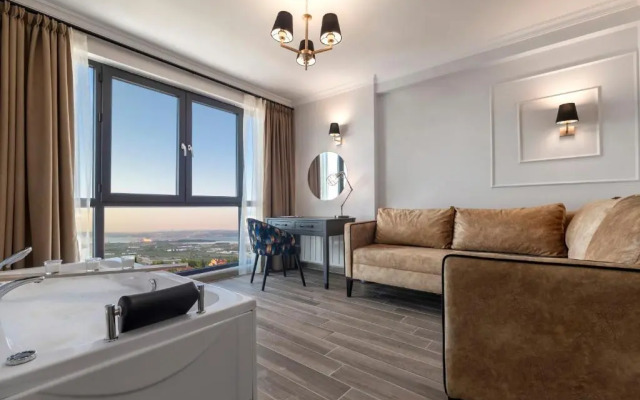 Lagun Castle Hotel&Spa