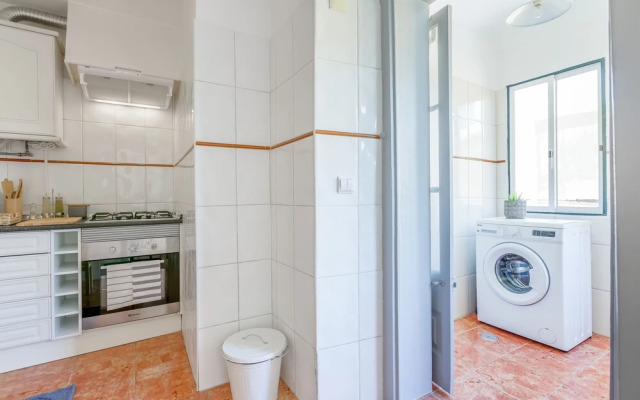 Alfama Spacious and Central Apartment, By TimeCooler