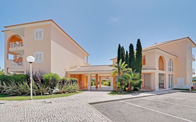 Vilamoura Palm Tree With Pool By Homing